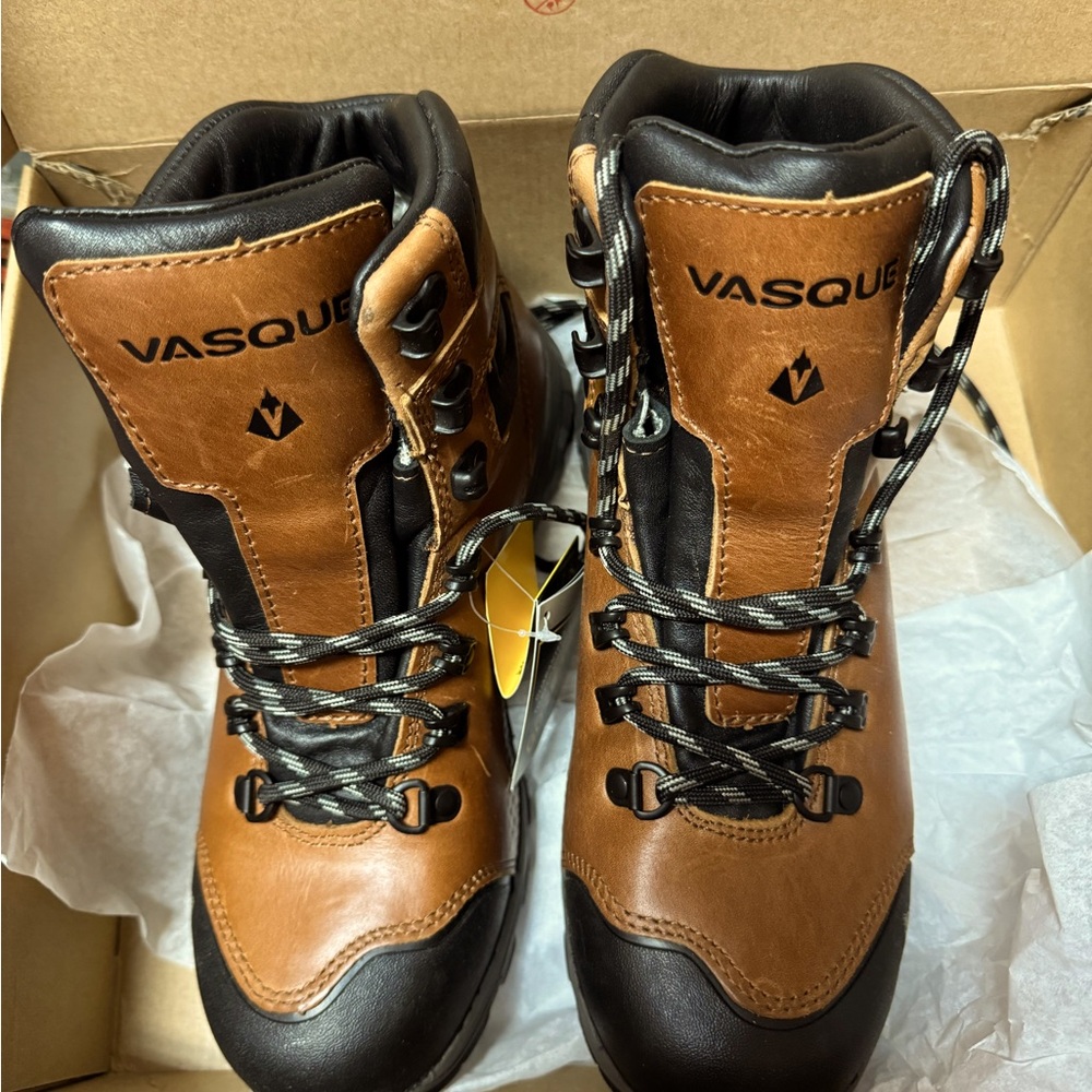 St Elias FG GTX Hiking Boot Size7.5/38 color: Cognac brown
